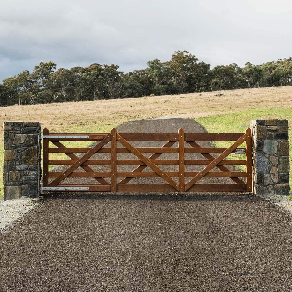 (WITH SH) The Estate Series III Gate