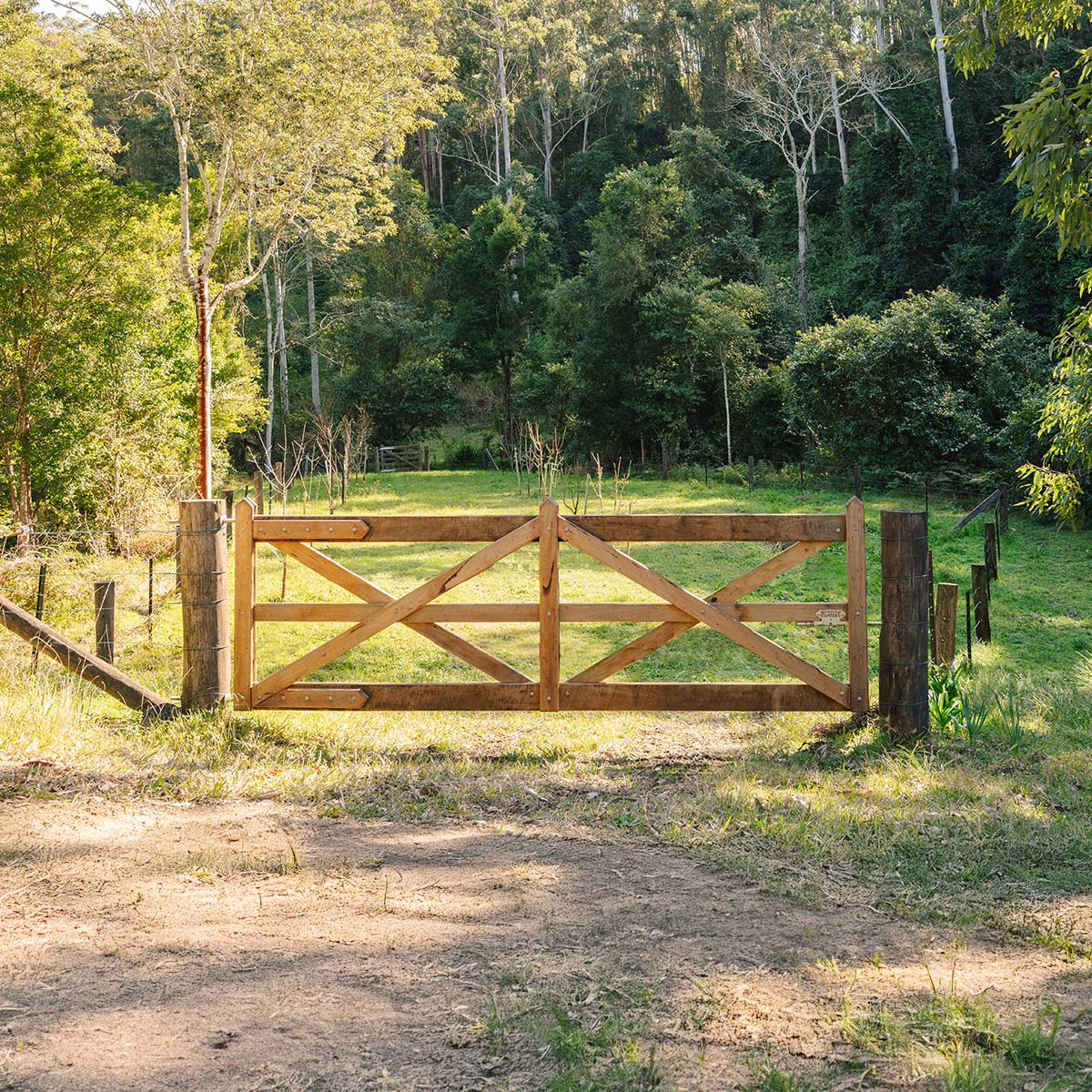 (WITH SH) The Rural Single Gate